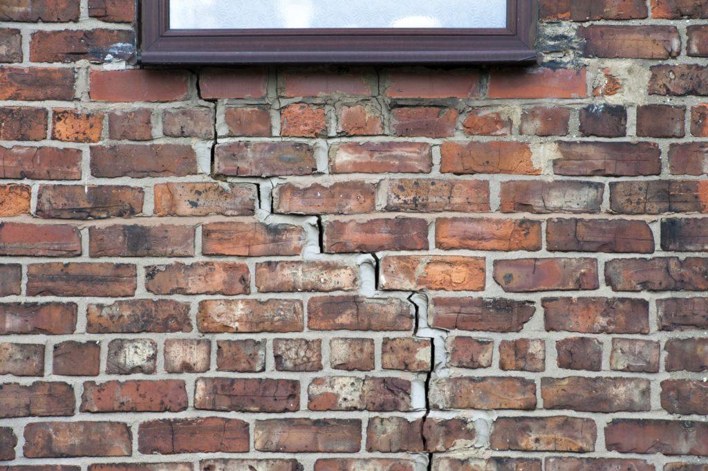 Cracked Brick Wall Repair in North Dallas TX